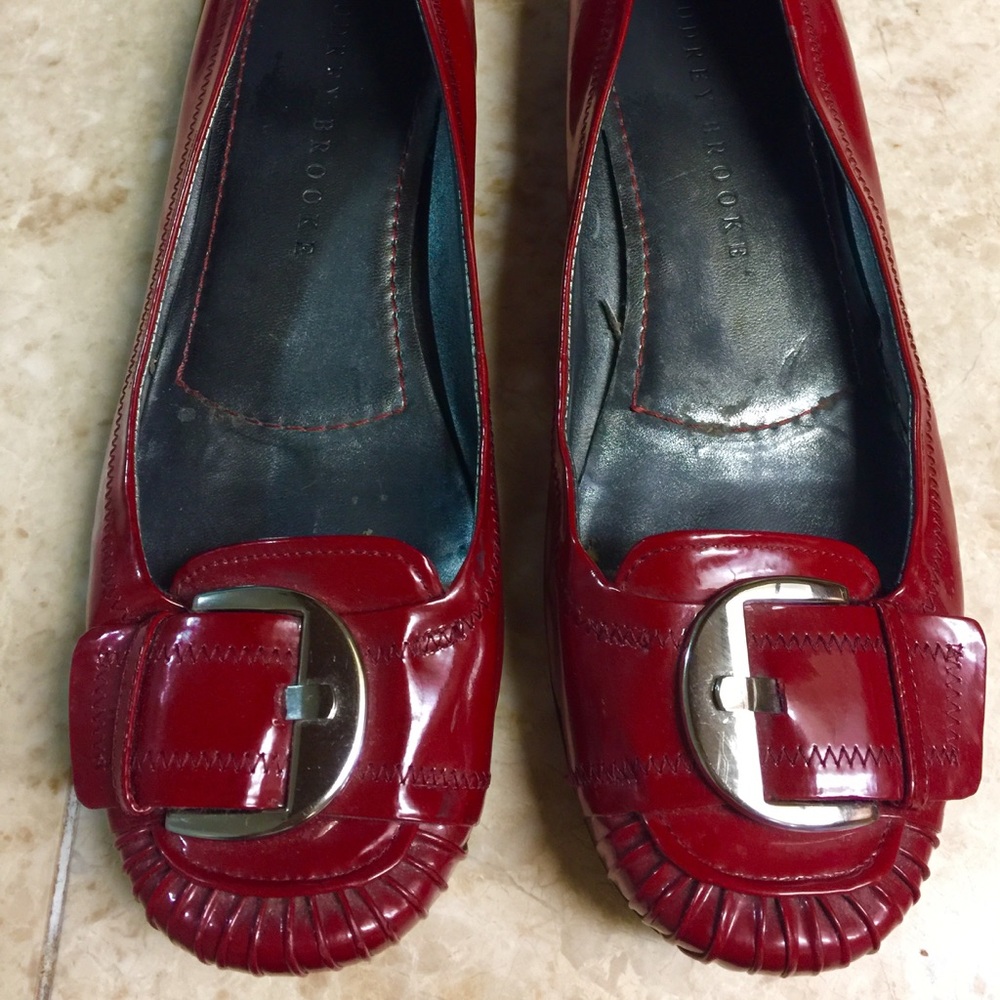 Cute and comfortable red ballet flats !